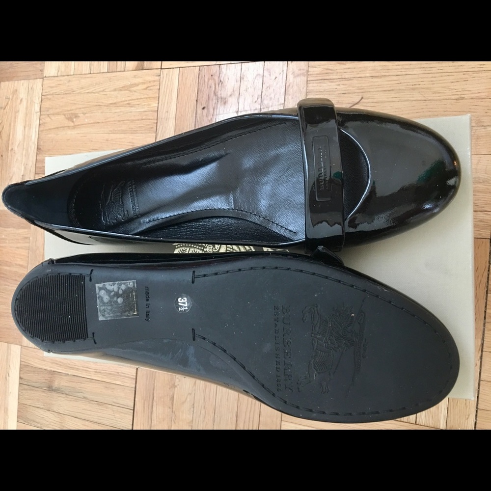 Burberry flats